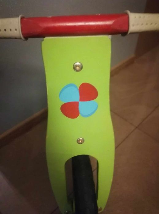 Rowerek biegowy drewniany regulowany.