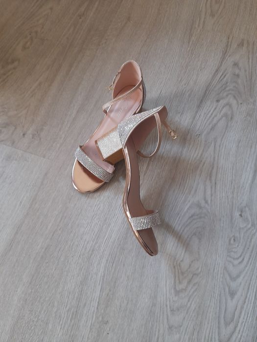 Sandalias como novas