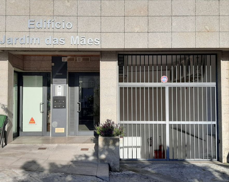 Arrendo apartamento no Edifício Jardim das Mães