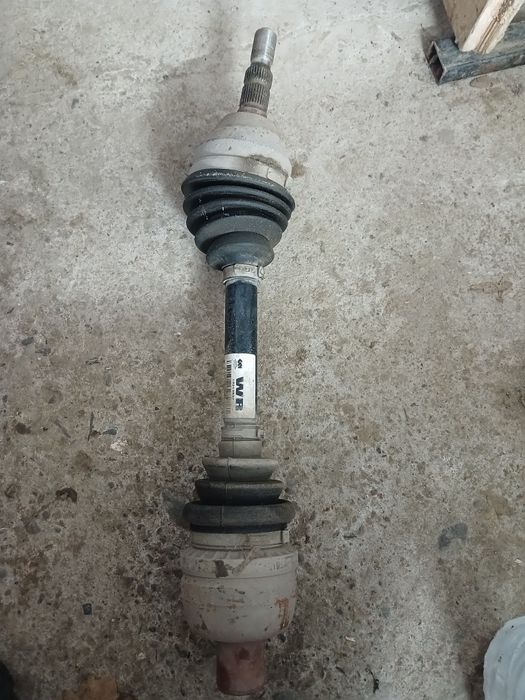 Полуось  Опель Зафира Б 2013 г, Кпп 6 ст 6