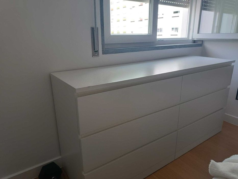 Móvel de quarto com gavetas Ikea (Malm)