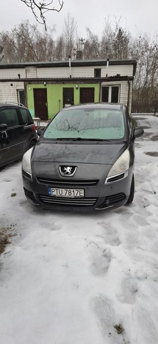 Peugeot 5008  2012