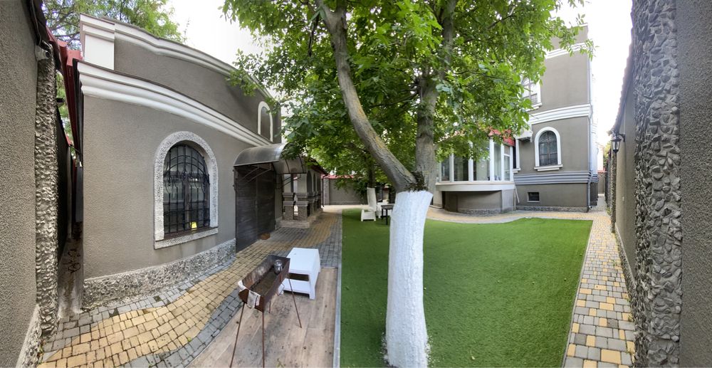 9 ст Б.Фонтана дом с бассейном