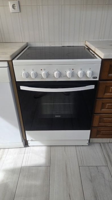 Fogão Zanussi  Elétrico com Placa de Vitrocerâmica