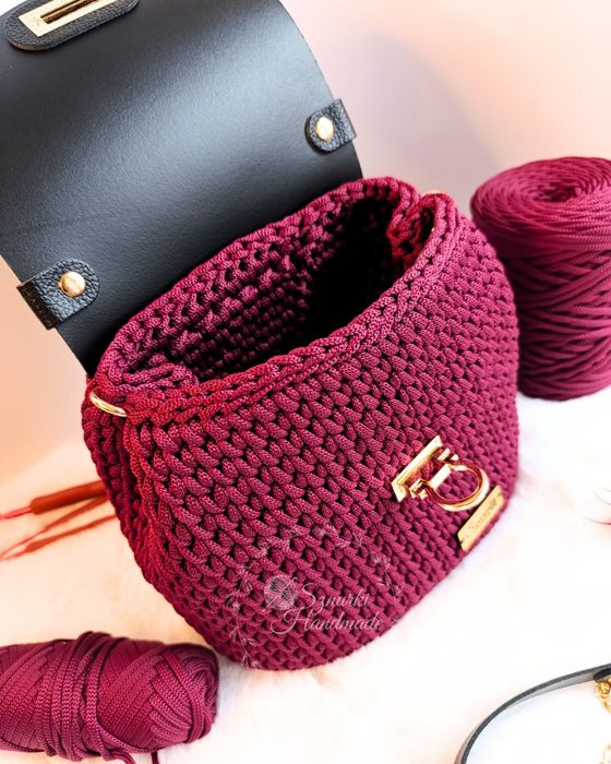 Torebka Kuferek bordo czarny