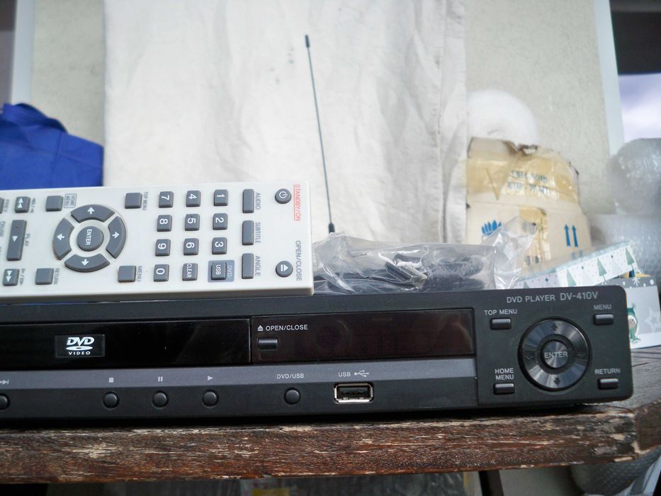 odtwarzacz DVD Pioneer DV-410, pilot, z USB i HDMI