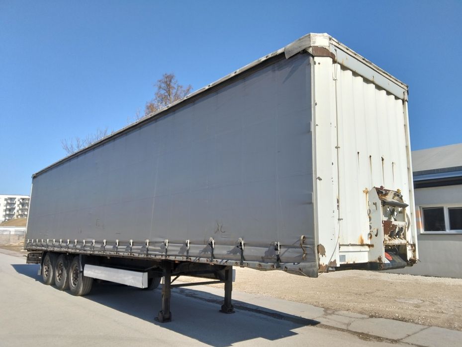 Naczepa firanka KRONE.