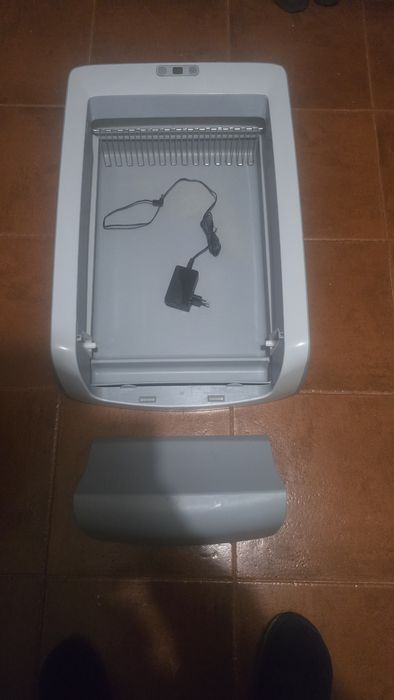 Caixa Areia Automática para Gatos