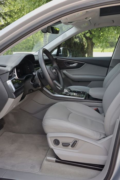 Продам Audi Q7 2022