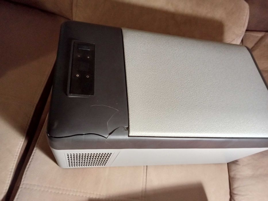 Frigorífico 259€.Portátil com defeito. Oportunidades