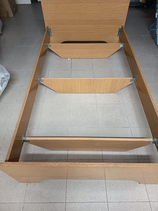 Cama solteiro em bom estado 1,88 x 1