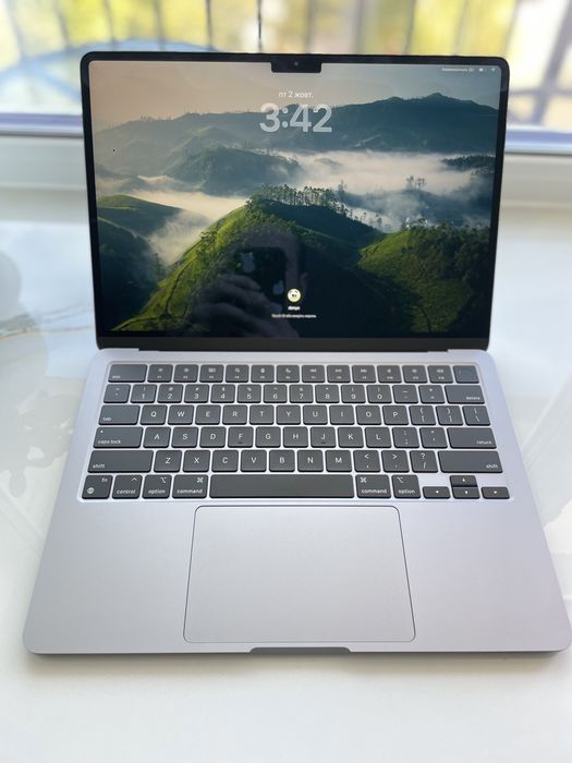 Apple MacBook Air M2 Space Gray (MLXW3LL/A)