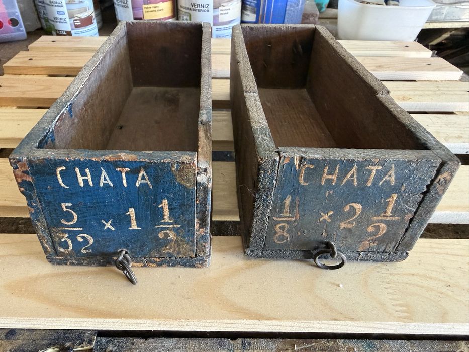 Caixas antigas de madeira