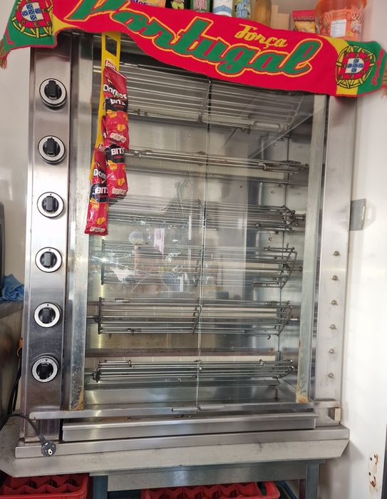 Assador   de. Frangos  e   outras carnes