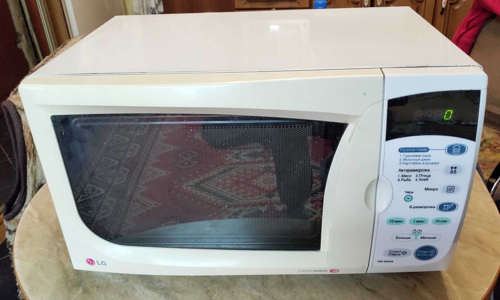 Мікрохвильова піч LG MS-2342A