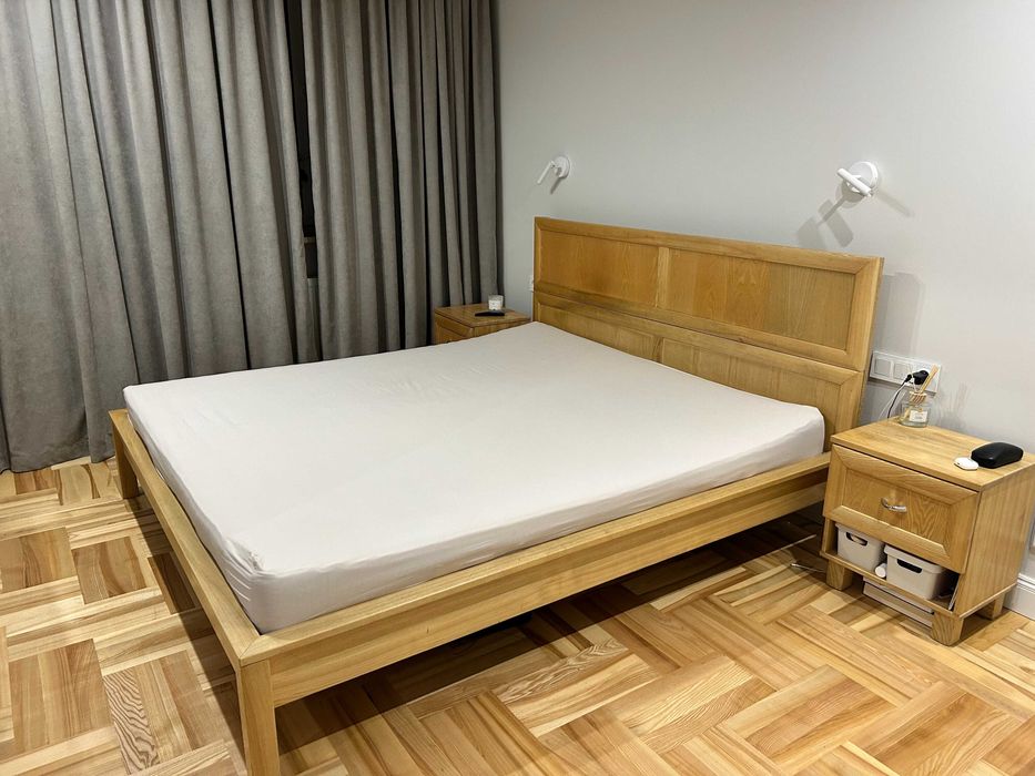 drewniane solidne łóżko sypialniane i szafki nocne!