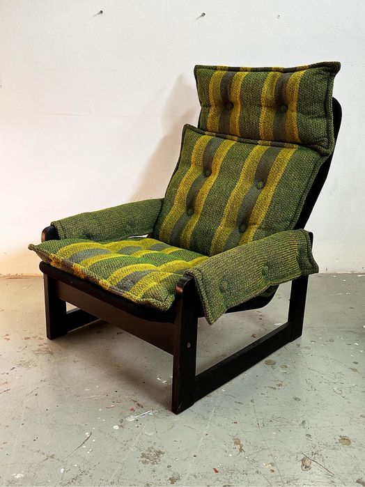 Poltrona com repousa pés midcentury