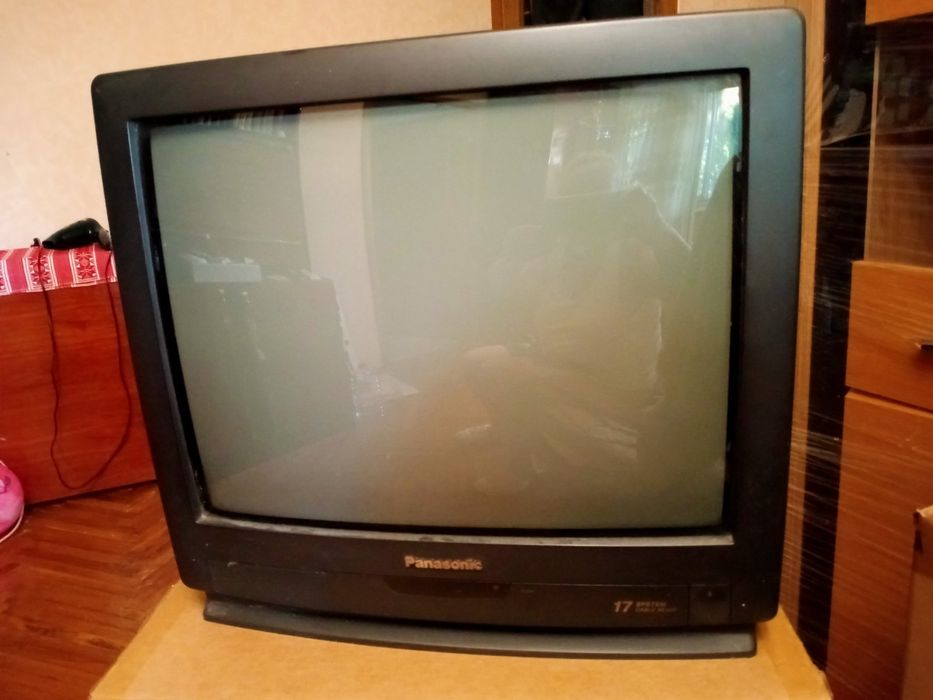 2 телевізори Philips та Panasonic на запчастини (самовивіз)