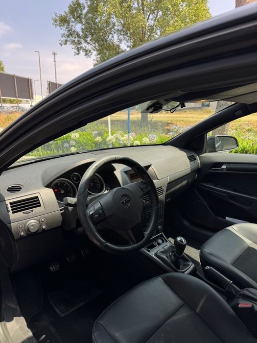 OPEL ASTRA H GTC 1.9 CDTI 150 2006 Manual Comercial Desde 97€ / Mês