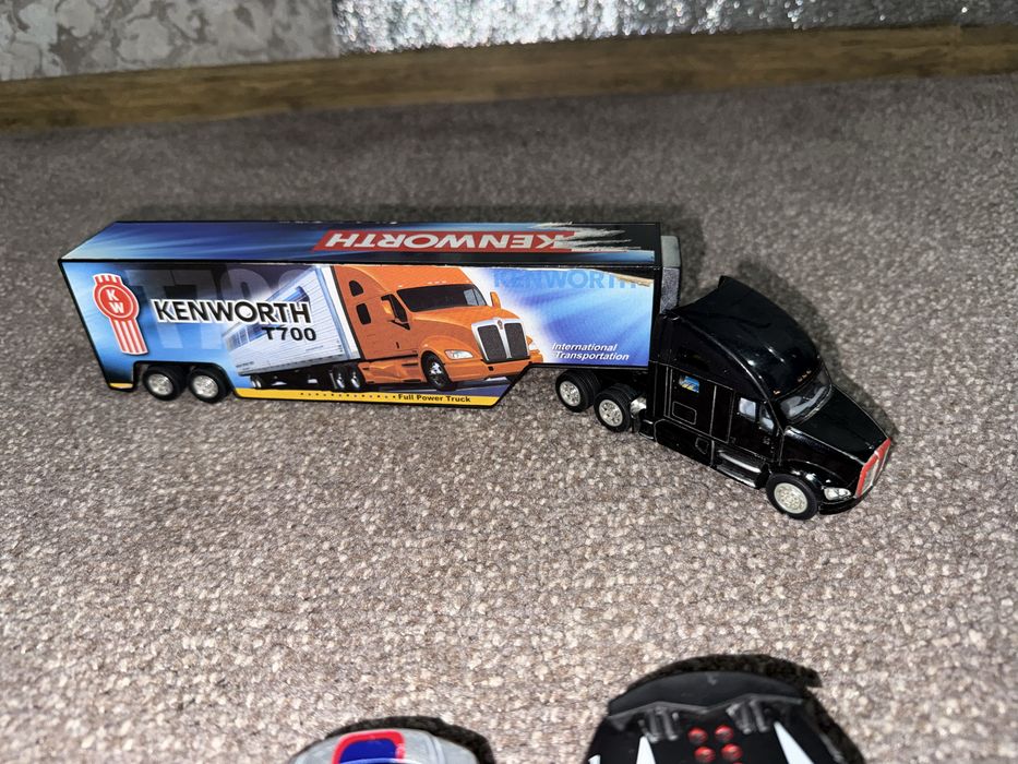 Машинки іграшкові