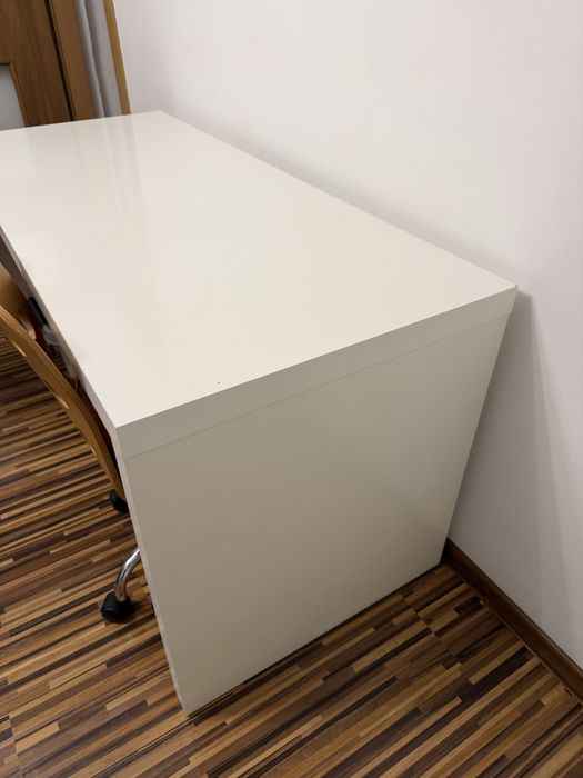 MALM Biurko + krzesło ikea z wysuwanym panelem, biały, 151x65 cm