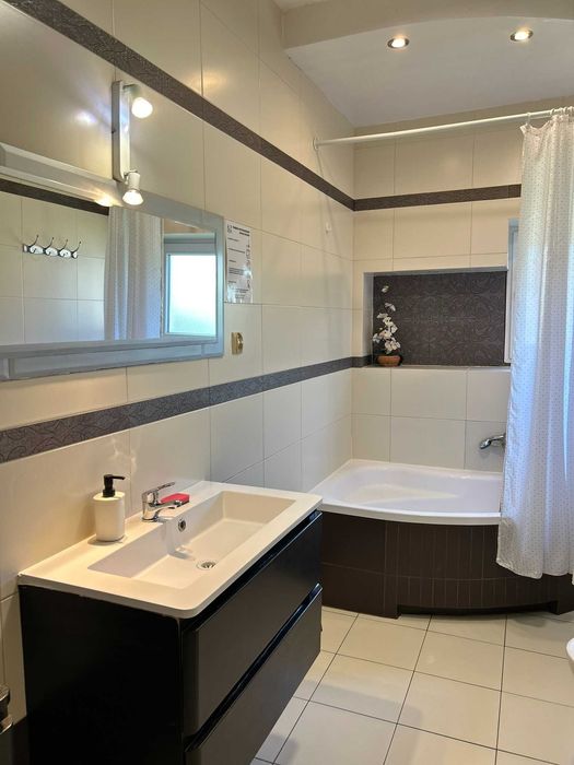 Проживання у Варшаві. Дешево. Різні райони Хостел. Дзвоніть