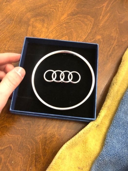 Эмблема Audi A1 A3 A4 A5 A6 B8 B9 C7 Q3 Q5 на руль рамка+кольца Новая!