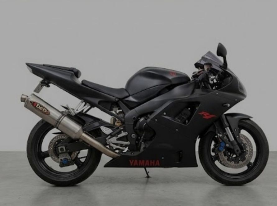 YAMAHA R1 1000 cc