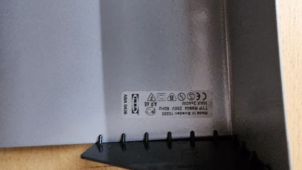 Iluminação para estantes Billy IKEA