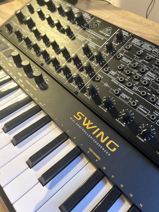 Behringer K2 MkII + Swing keyboard/sequencer