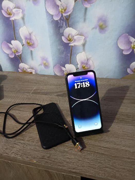 Продам телефон айфон 11 п 64