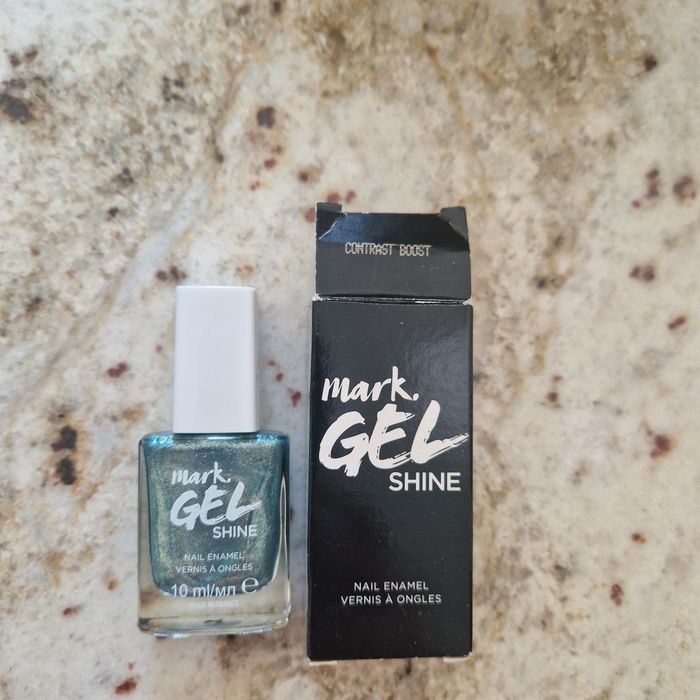 Avon mark gel shine Contrast Boost