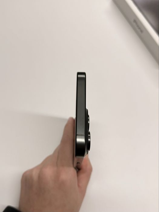 Iphone 15 pro max 256 чорного кольору