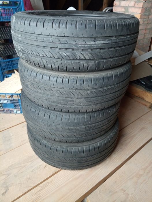 Резина. Колесо. Покришка 215*60*r17. 2018 року