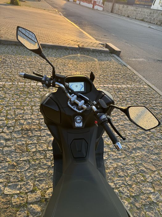 Scooter QJ Motor MTX 125  ** 250 Kms