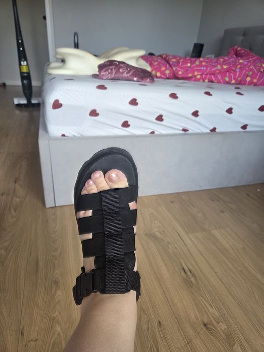 Sandały ugg czarne