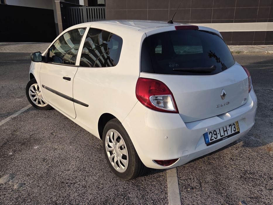 Renault Clio 15 DCI comercial em óptimo estado