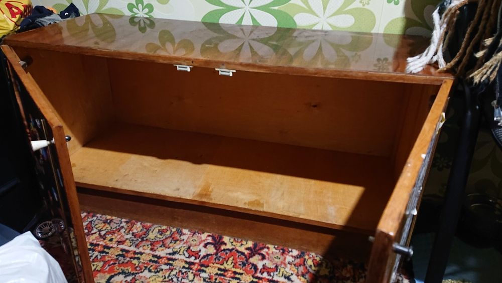 Тумбочка, шкаф кухонний та рукомийник