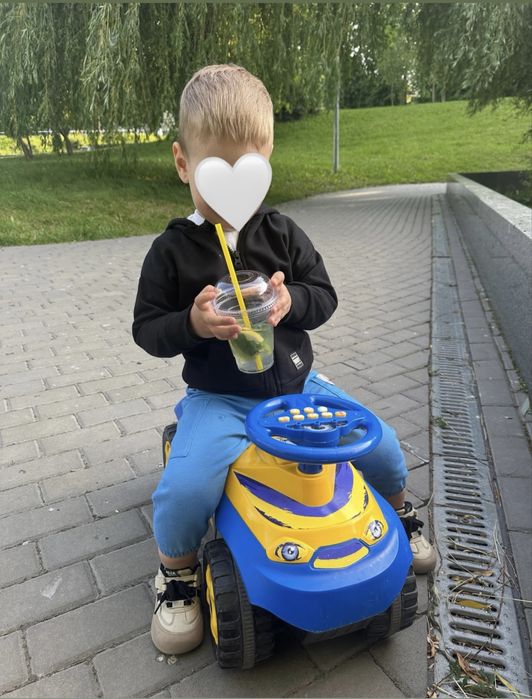 Дитяча машинка толокар