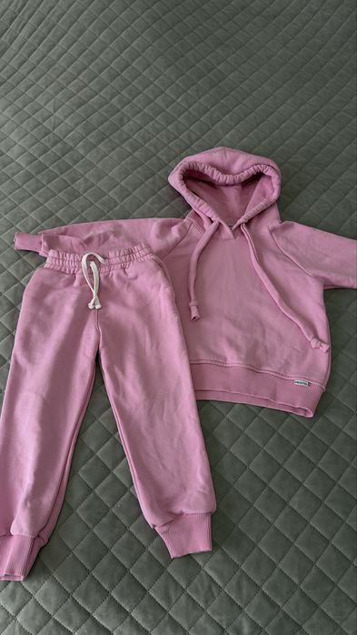 Рожевий спортивний костюм для дівчинки 3-4 роки двухнитка