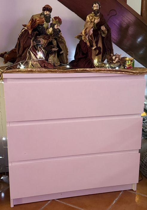 Moveis brancos de 3 gavetoes