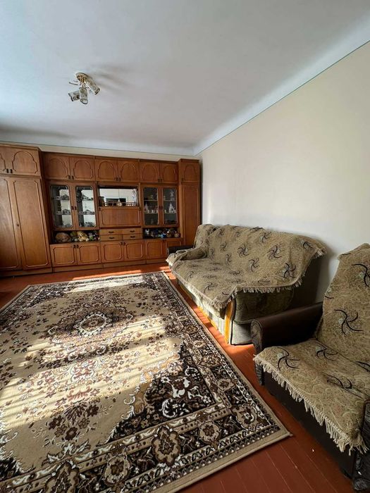Продається квартира в особняку