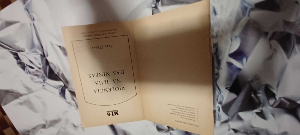 Livro _Violência na Ilha das Ninfas_ de Sean O'Shea