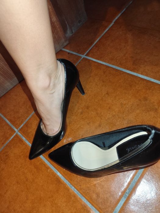 Sapato preto de verniz
