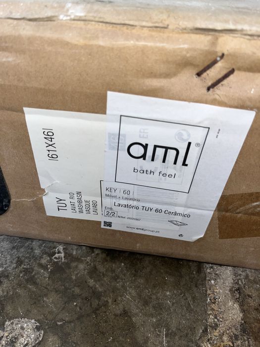 Lavatorio novo de encastrar branco