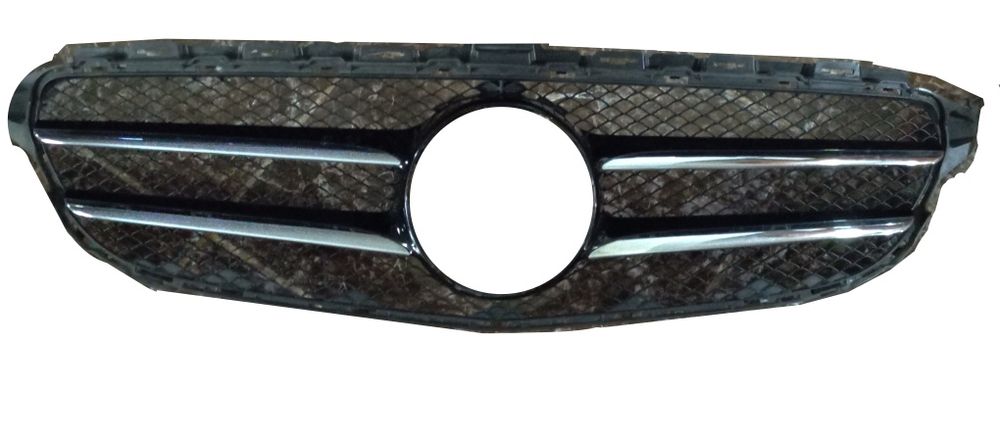 Grelha frontal original Mercedes Benz w205. C220 Cor: Preto