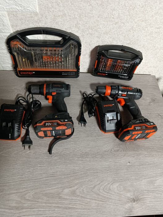 Ударний шуруповерт