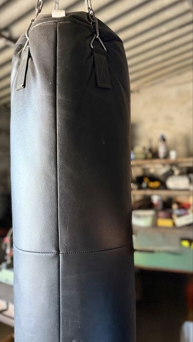 Saco de Boxe Leather Edition Pés/Punhos 50Kg 160cm + Luvas 10oz + Ligaduras