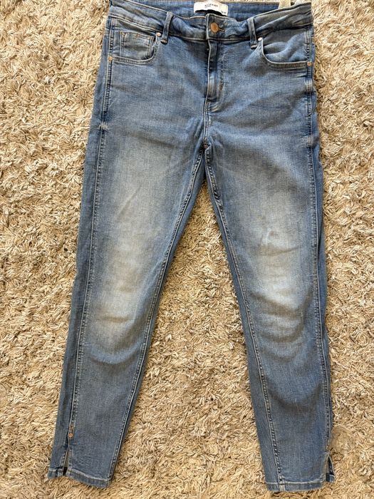 Продам джинсы на лето,весна,осень