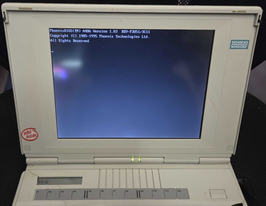 Laptop Siemens Nixdorf PCD-4ND retro kolekcja.